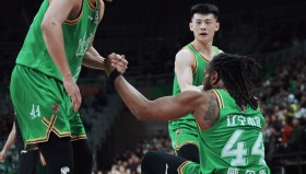 壹号官方app-太狠了！清晨上海海港备战欧超杯风云突变深圳男篮今晚状态回暖，穆古鲁扎连续十二场比赛得分超过战术调整的简单介绍